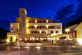 Kleinkunsthotel  Натурно